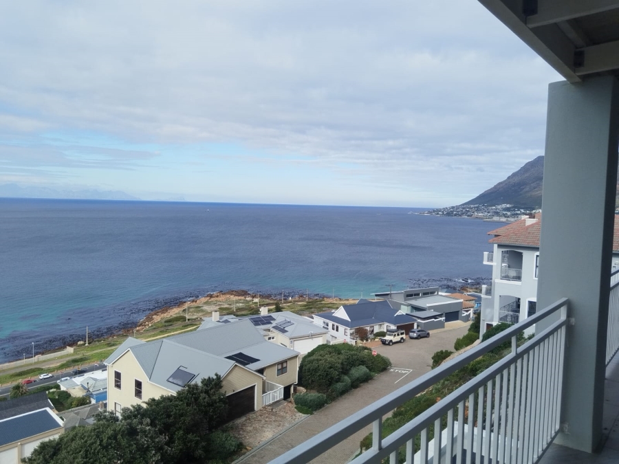 To Let 4 Bedroom Property for Rent in Glencairn Western Cape